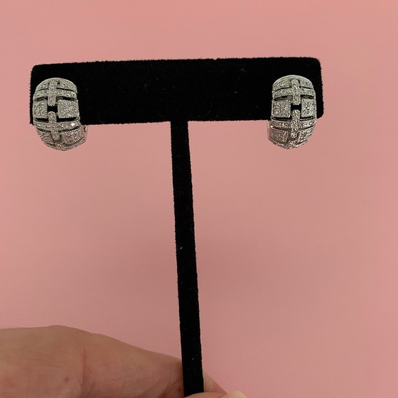 Sterling Silver Huggie Earrings Gorgeous - Picture 5 of 7